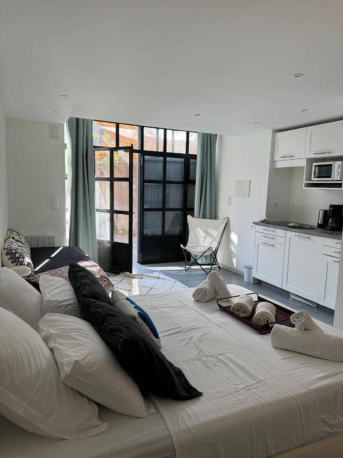 Gîte pour 3 personnes, avec jardin ainsi que vue et piscine à Ille-sur-Têt - 2