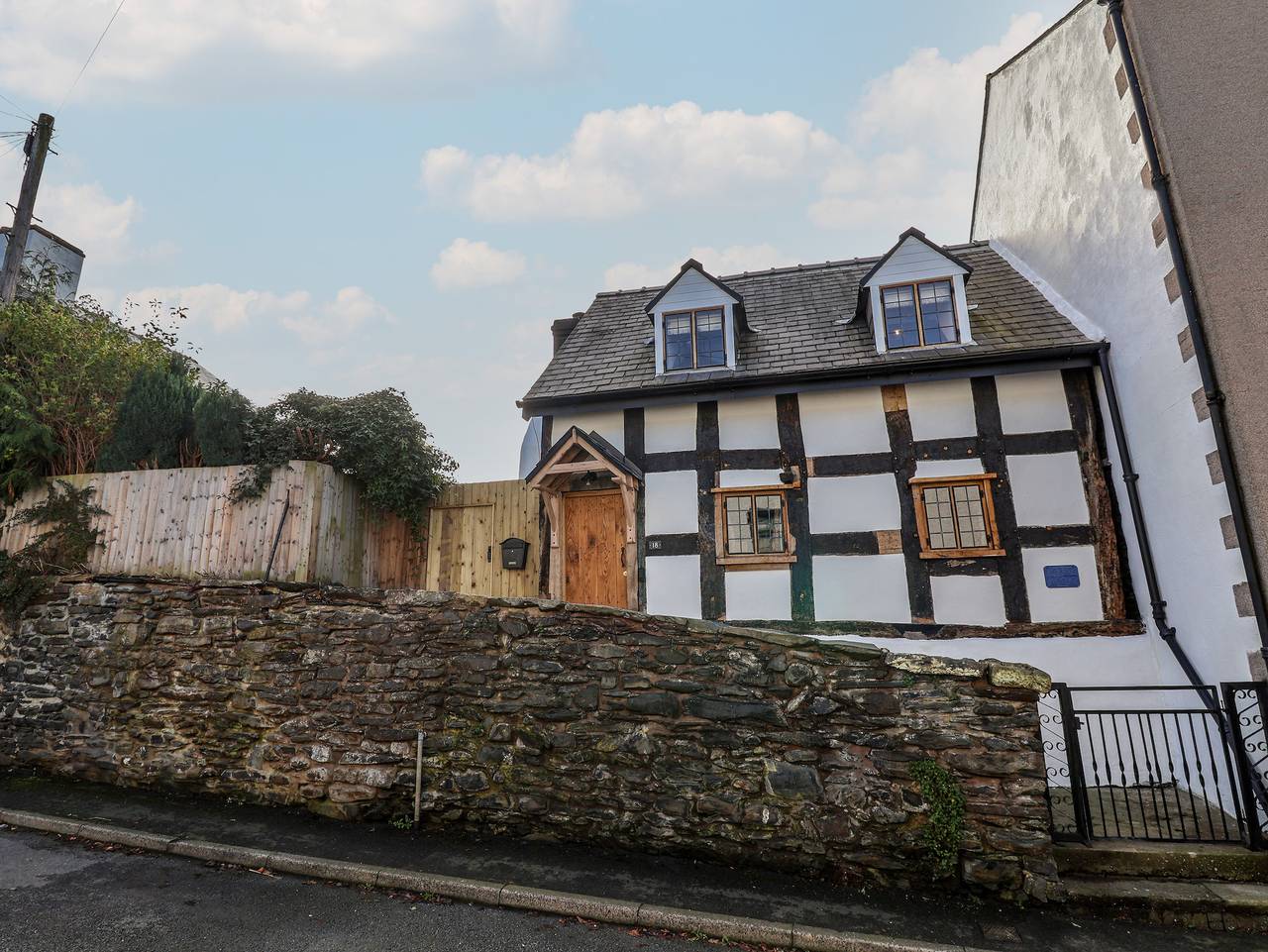 18 Church Street in Llangollen, Denbighshire