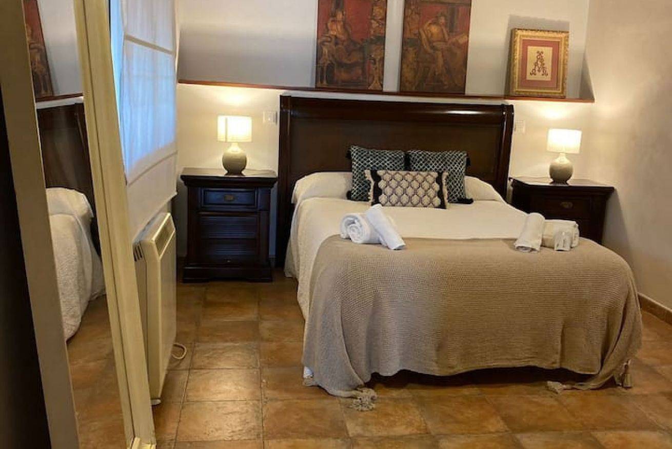 Apartamento entero, Acogedor Apartamento con Aire Acondicionado, Jardín y Wi-Fi. ¡Ideal para Estancias! in Los Corrales de Buelna, Costa de Cantabria