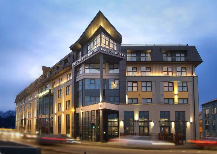 Hotel for 3 people, with Hot tub and Pool as well as Sauna in Wexford