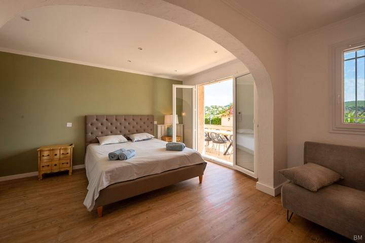 Gîte pour 10 personnes, avec Piscine à Roquebrune-sur-Argens - 4