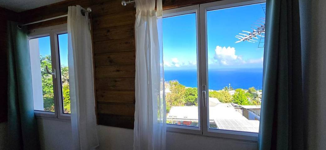 Maison d’hôte pour 2 personnes, avec vue ainsi que jardin et piscine à La Possession - 4