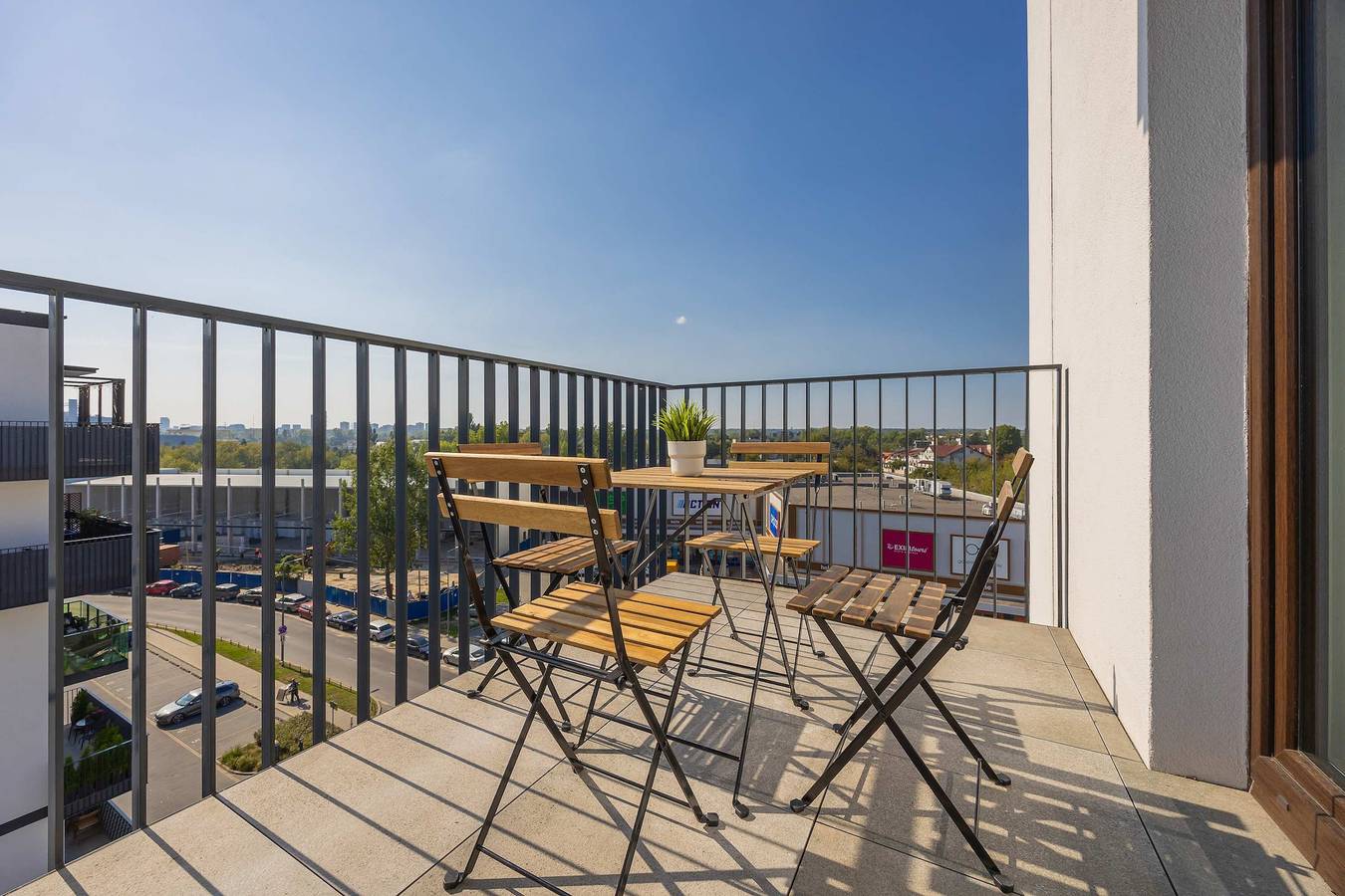 Entire apartment, Spacious Apartment for 4 persons | Balcony and Parking in Białołęka, Warsaw