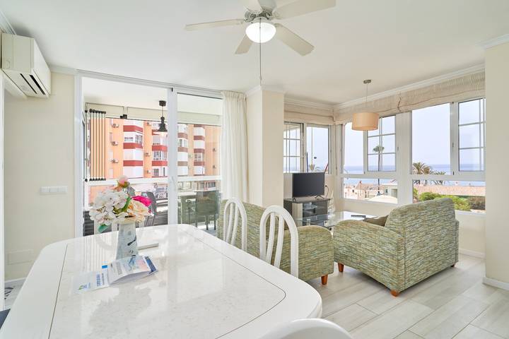 Entire apartment, Apartment 'Primera Línea con Terrace A104' with Sea View, Shared Pool and Wi-Fi in Torrox Costa, Torrox