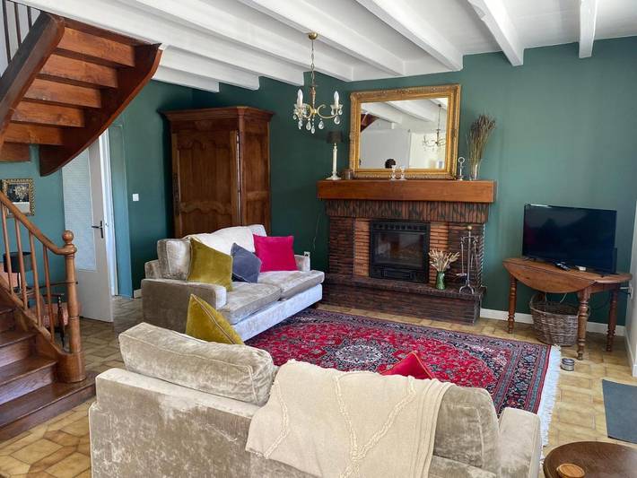 Location de vacances pour 2 personnes, avec piscine ainsi que vue et jardin à Paillé - 3