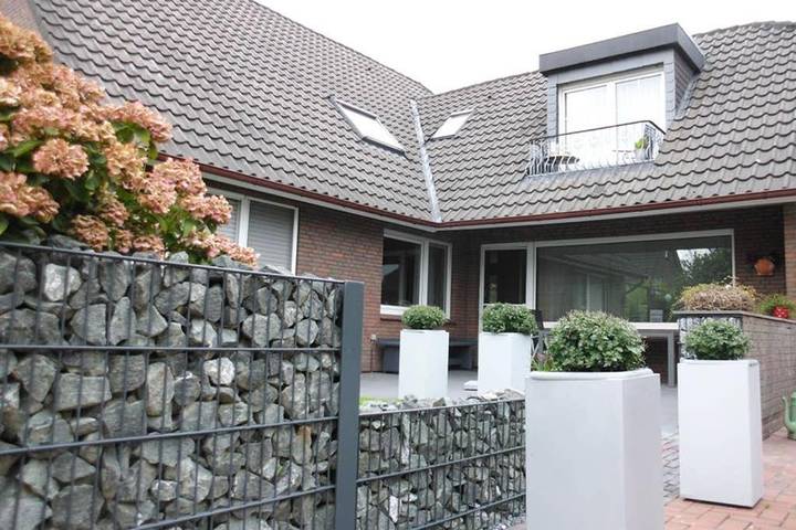 Ferienwohnung für 4 Personen, mit Balkon und Terrasse sowie Ausblick in Marienhafe