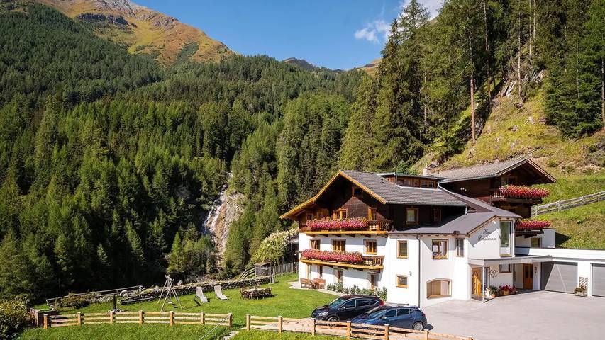 Ferienwohnung für 2 Personen, mit Balkon und Garten in Kals am Großglockner