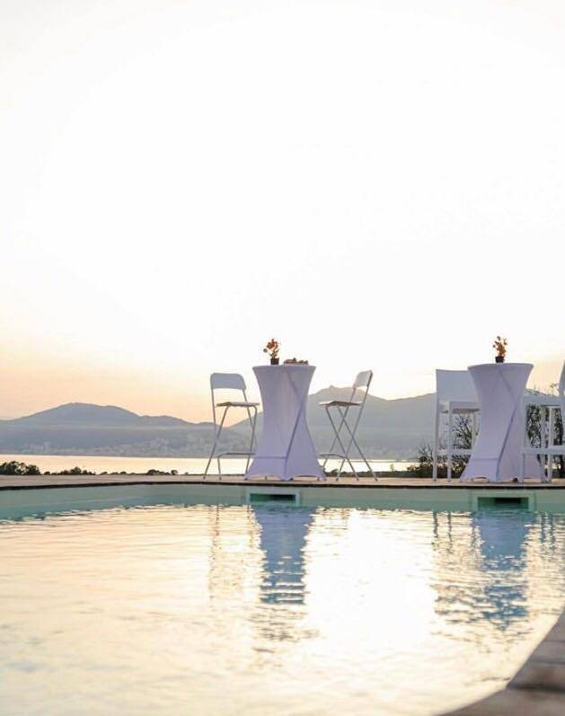 Chambre d’hôte pour 6 personnes, avec jardin et piscine ainsi que terrasse et vue en Corse