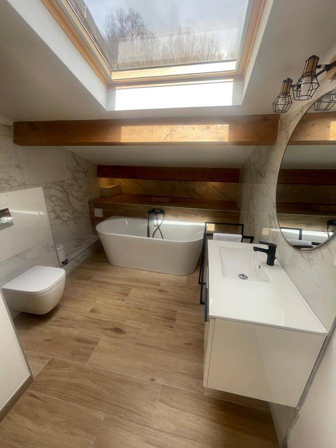 Location de vacances pour 4 personnes, avec jardin ainsi que vue et balcon à Bastelica