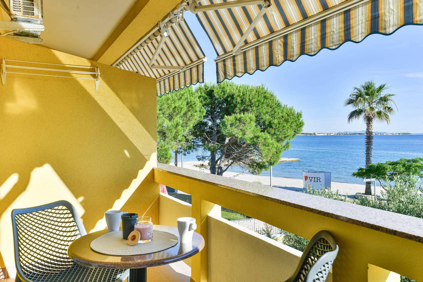 Ganze Wohnung, Holiday Apartment Inga Yellow with a sea view in Vir