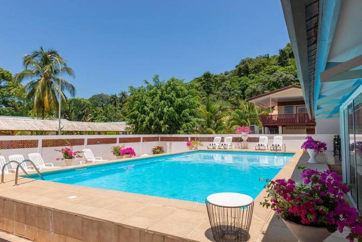 Hôtel pour 2 personnes, avec piscine ainsi que jardin et vue - 1