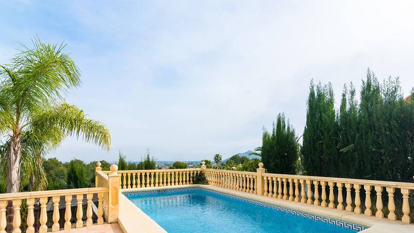 Villa pour 6 personnes, avec jardin ainsi que piscine et terrasse - 1