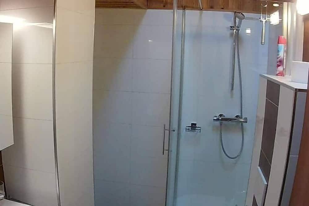 Ganze Wohnung, 90qm große Ferienwohnung für 4 bis 6 Personen mit Sonnenterrasse in Haidmühle, Ostbayern
