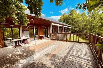 Maison de campagne pour 8 personnes, avec piscine ainsi que terrasse et jardin à La Chapelle-Aubareil