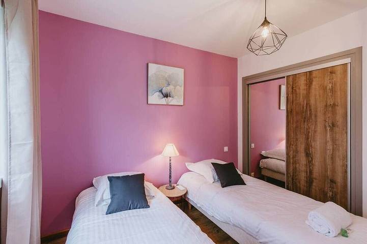 Appartement entier, T3 climatisé, tout confort, parking gratuit, balcon, WIFI in Région de Chambéry
