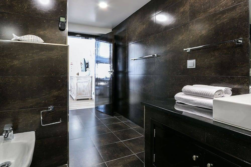Ganze Wohnung, Luxus-Apartment mit 1 Schlafzimmer, 3 Minuten zu Fuß zum Strand, Albufeira in Guia, Faro Distrikt