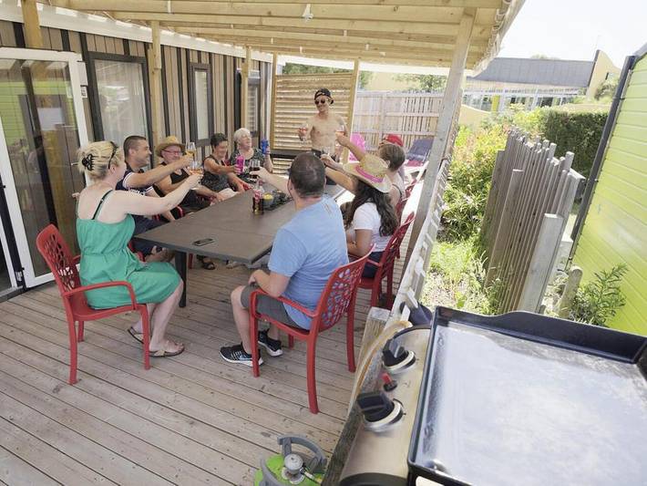 Camping Le Bel Air  - Mobilhome 8 personnes - Quattro Premium 5 Pièces 8 Personnes Jacuzzi + Climatisé + TV in Château-d'Olonne, Les Sables-d'Olonne