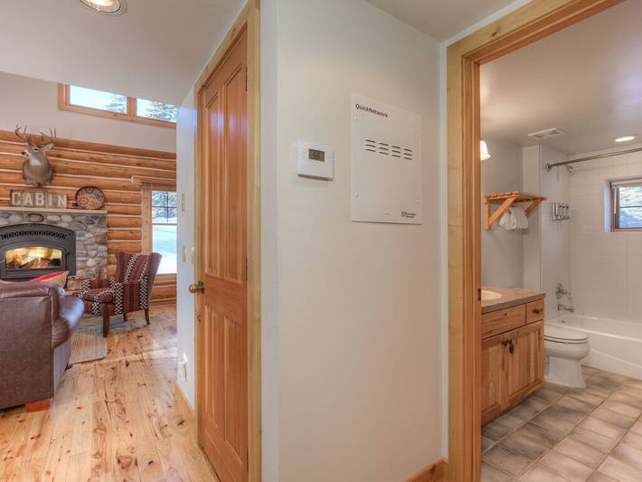 Vacation rental for 8 people, with hot tub and terrace, with pets in Big Sky