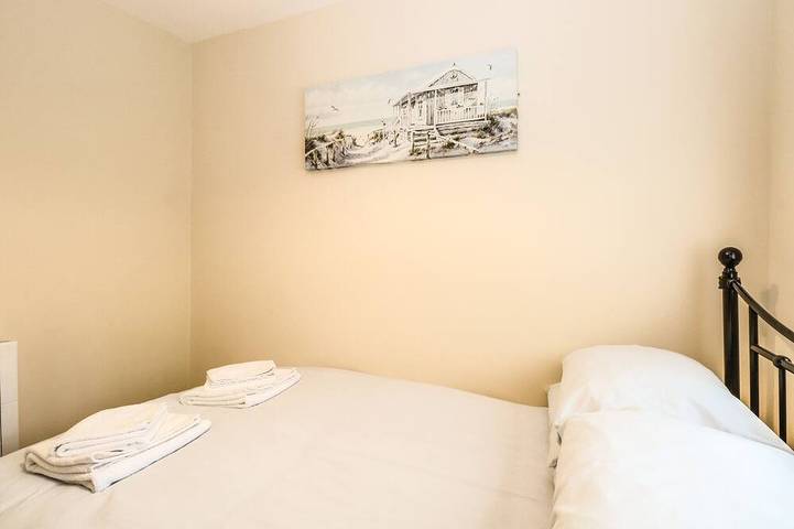Chalet 126A, family friendly, country holiday cottage in Cromer in Cromer, Côte de Norfolk