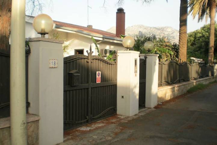 Villa für 6 Personen, mit Terrasse und Garten in Palermo - 3