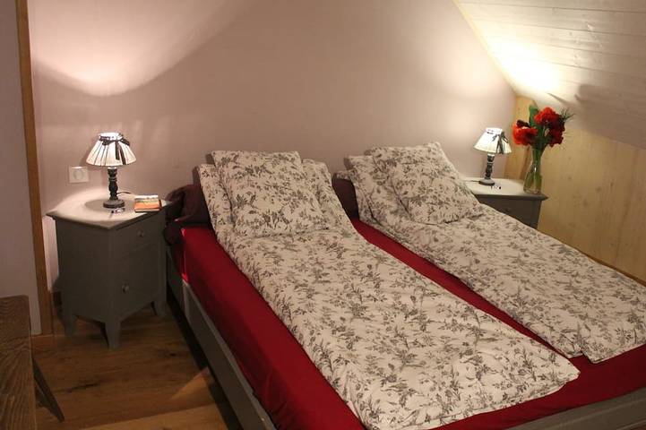 Gîte pour 5 personnes, avec jacuzzi ainsi que jardin et piscine à Montcony - 2