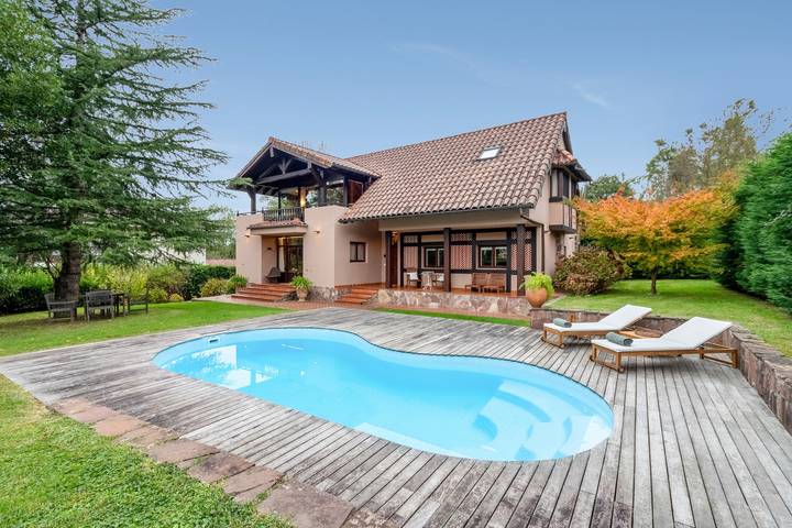 Casa de campo para 9 personas, con Balcón y Jardín en Cantabria