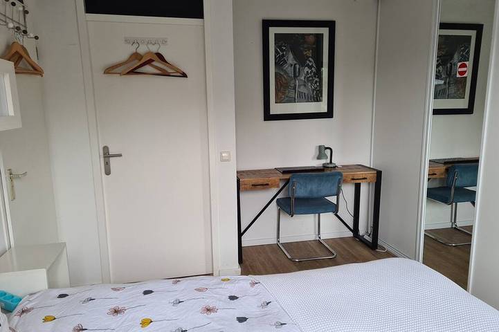 Clean bed & breakfast with roofterrace in Amsterdam! in Sloten, North Holland