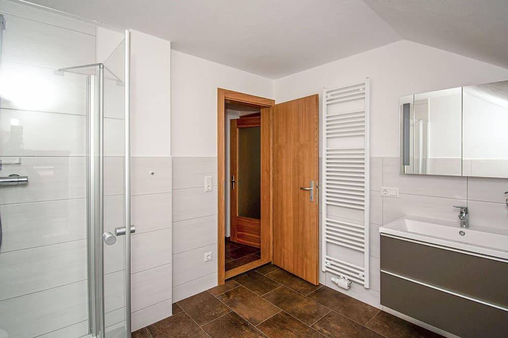 Ganze Wohnung, Gemütliche 2-Zimmer-Wohnung in Liesing in Gailtaler Alpen, Lesachtal