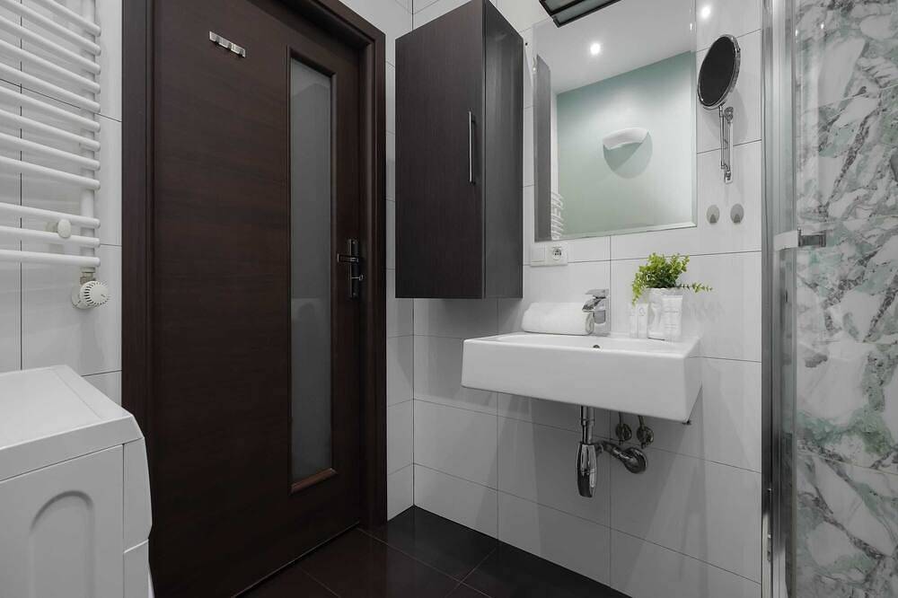 Entire apartment, Cosy Studio with Garden | Parking | Fan in Warsaw, Masovia