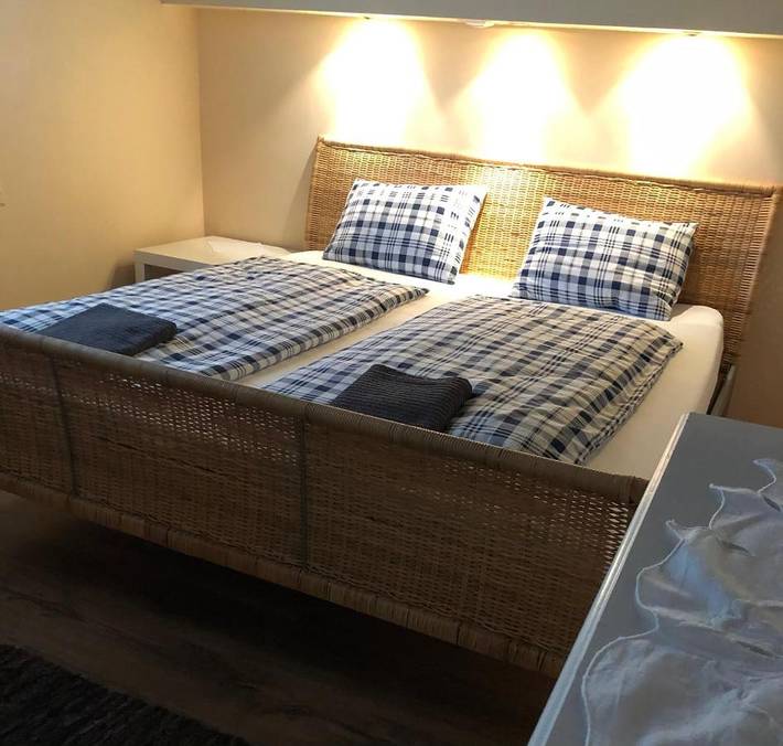 Ferienwohnung für 8 Personen, mit Balkon und Seeblick sowie Ausblick in Balatonalmadi