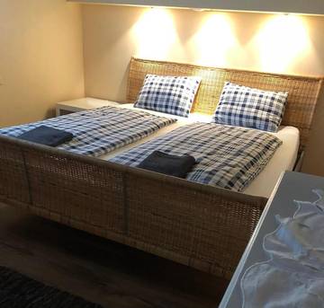 Ferienwohnung für 8 Personen, mit Seeblick und Ausblick sowie Balkon in Balatonalmadi