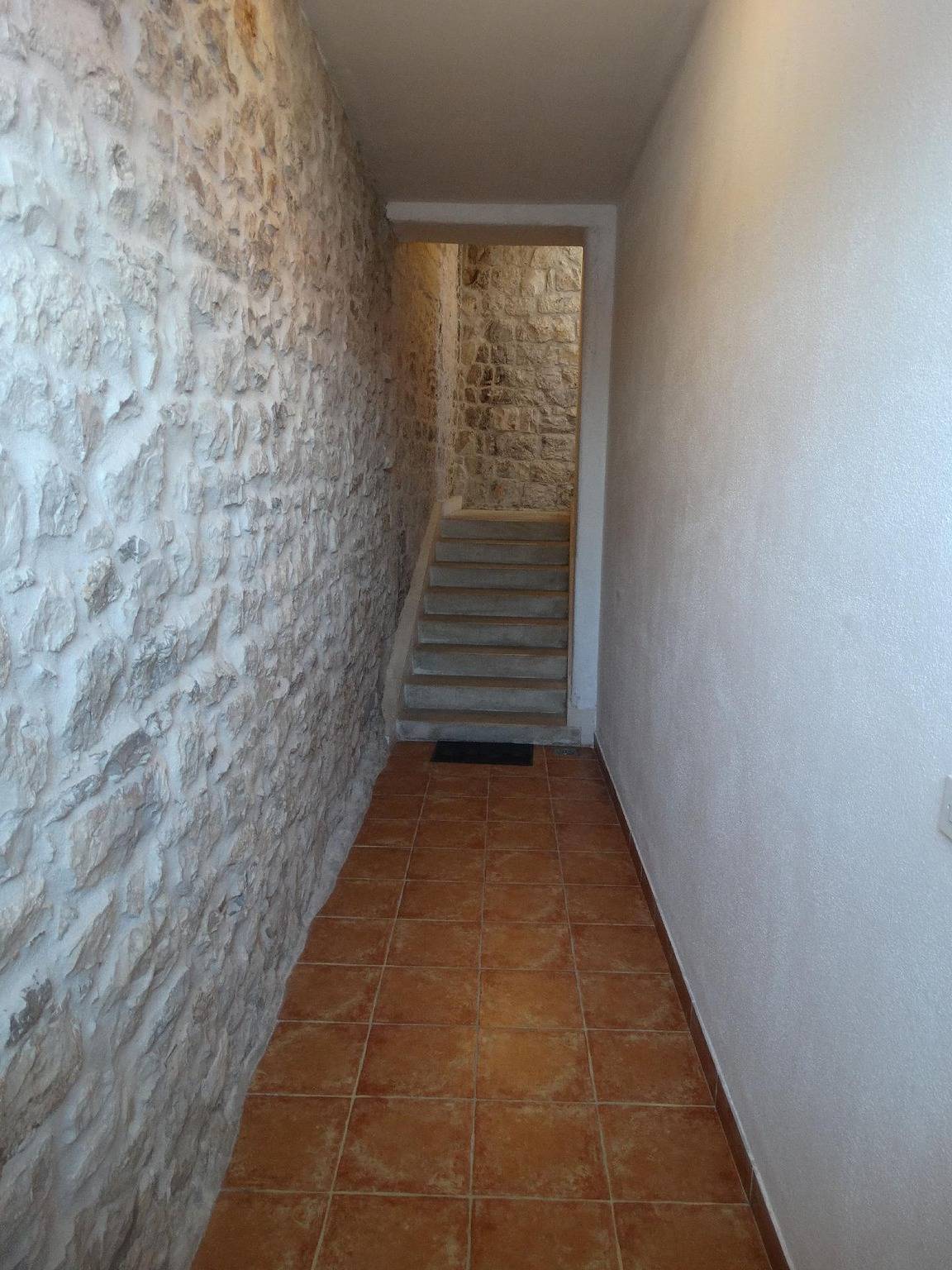 Modernes Ferienhaus in Kaštel Stari mit Offenem Kamin in Kastel Stari, Kaštela