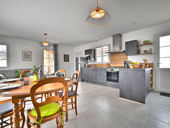 Location de vacances pour 4 personnes, avec jardin et terrasse à Le Château-d'Oléron - 3