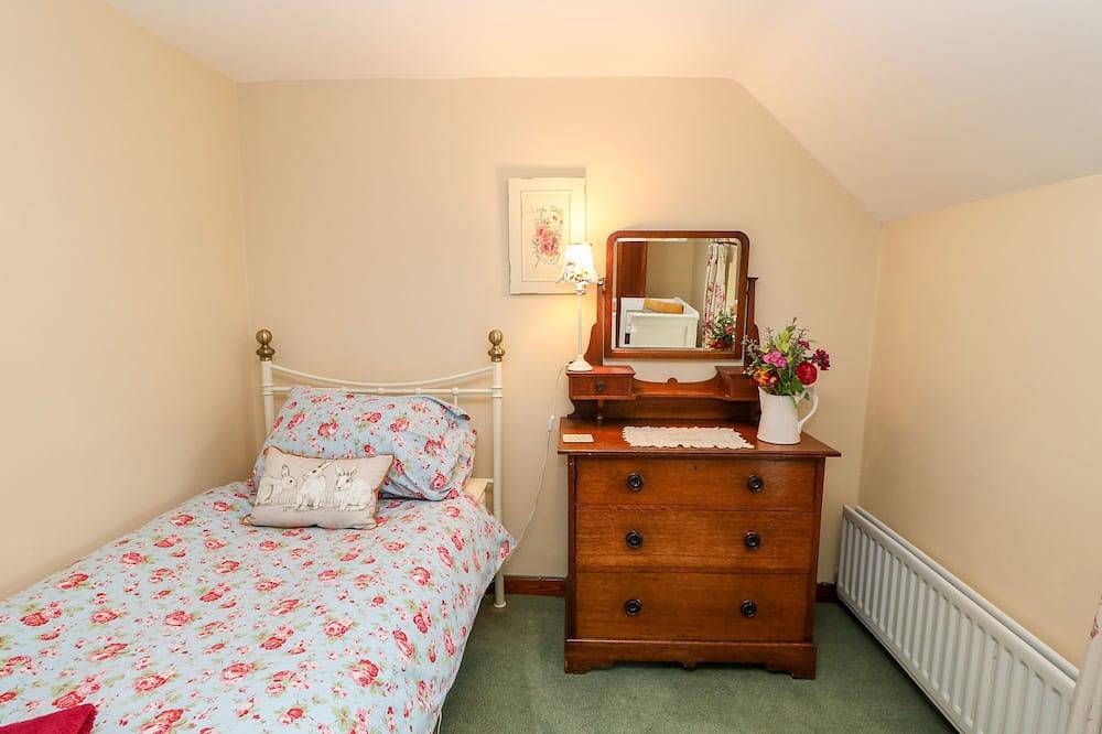 Isaacs Cottage, pet friendly, character holiday cottage in Allendale in Allendale, North Pennines AONB