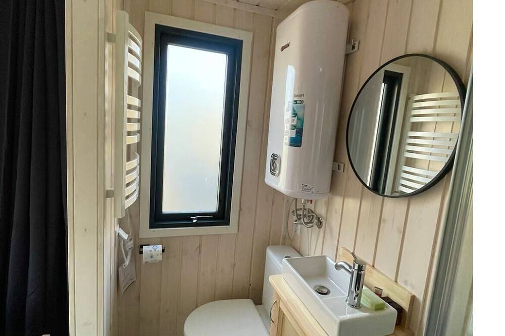 Charming tiny house by the lake with outdoor sauna in Lehnin, Kloster Lehnin