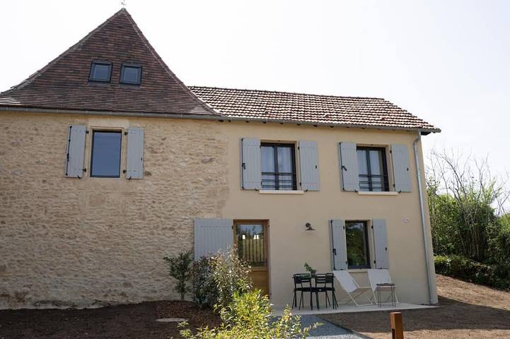 Gîte pour 2 personnes, avec Terrasse et Jardin ainsi que Piscine et Sauna