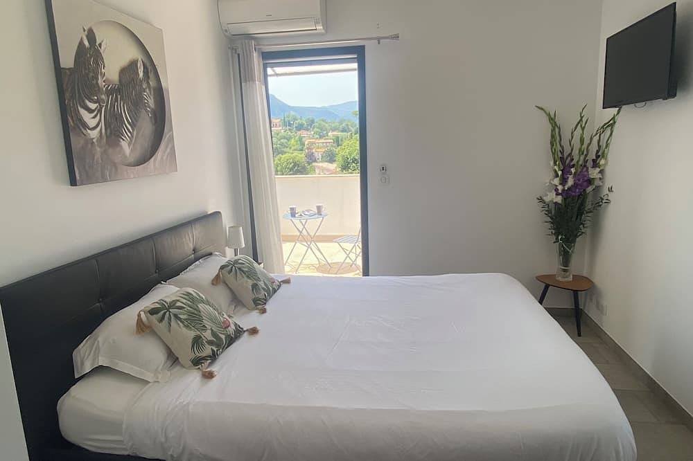Provencal detached villa in La Gaude, Cannes region