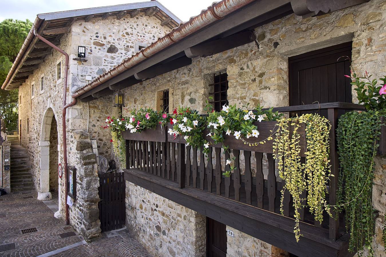 Ganze Wohnung, Wohnung 'Casa Torre Del Gruagno' mit Bergblick, privater Terrasse und Wlan in Moruzzo, Udine Provinz