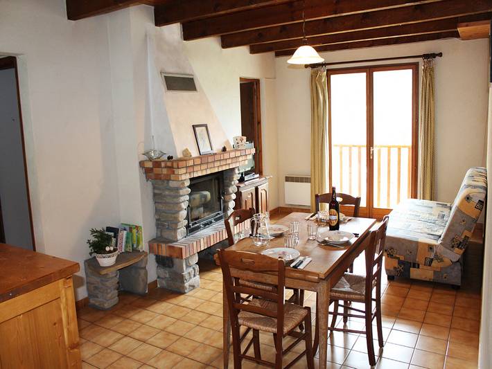 Gîte pour 4 personnes, avec jardin à Thorame-Basse