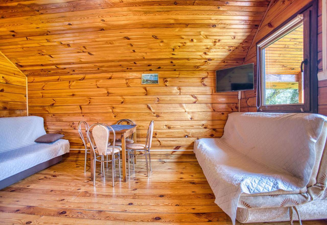 Domki i pokoje przy ujściu in Myczkowce, Karpaty (Polska)