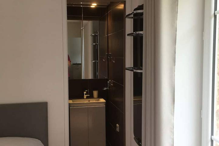 Ganze Wohnung, Quiet, bright, renovated apartment, 50 meters from the beach Trestraou Perros Guirec in Perros-Guirec, Rosa Granitküste
