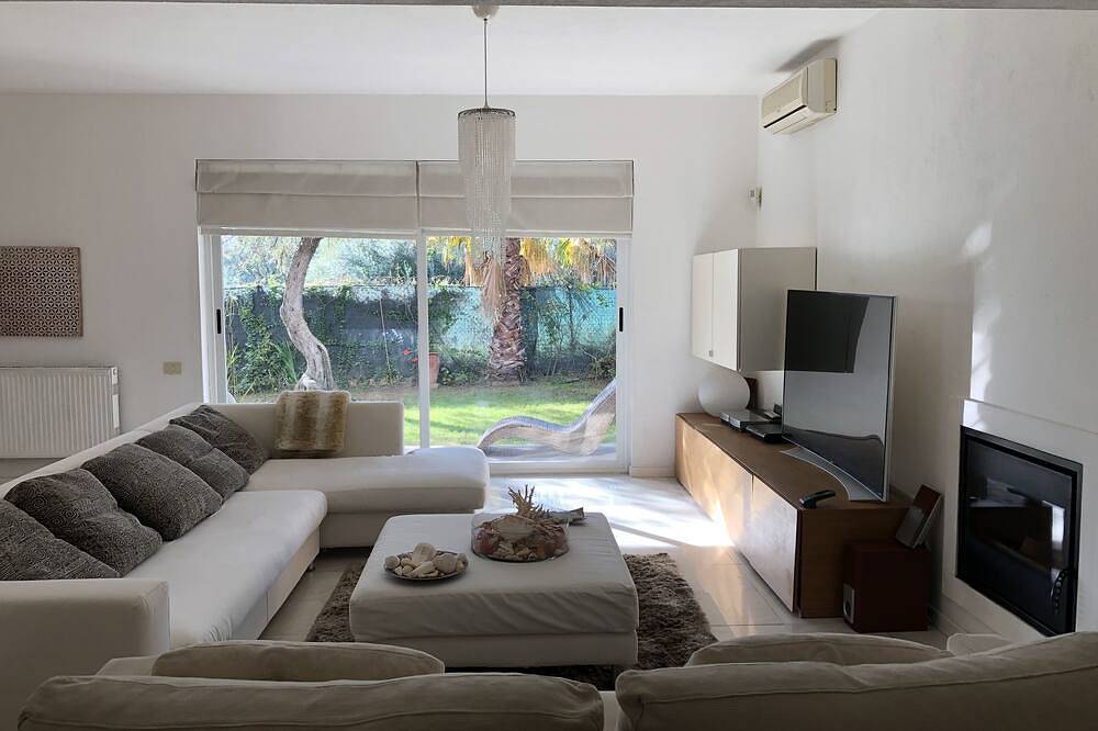 Villa Ines, in der Stute mit Fisch in Capoterra, Cagliari Provinz