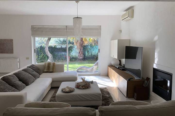 Villa Ines, sul mare con piscina in Capoterra, Province de Cagliari