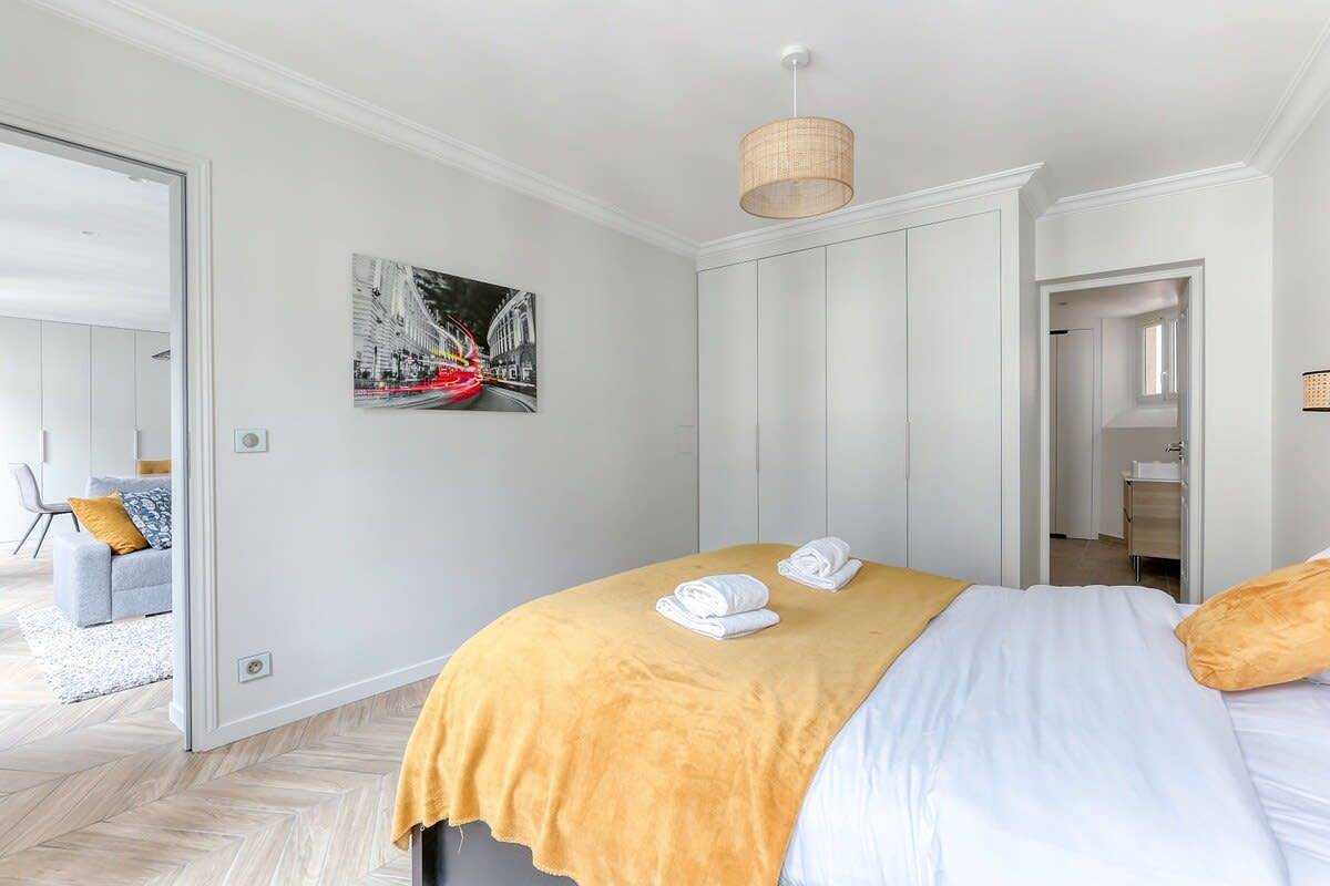 Apartamento entero, New & Design 2 bdrs Flat - Prime Location of Paris in Distrito 3, París