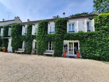 Gîte pour 4 personnes, avec terrasse et jardin à Villenoy