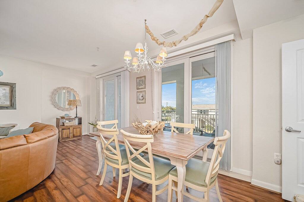 Ganze Wohnung, Condo near the beach & pool with 2 balconies & central Ac in Sandbridge, Virginia Beach