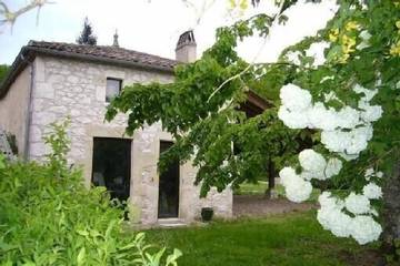 Gîte pour 6 personnes, avec jardin et piscine, animaux acceptés à Montcaret