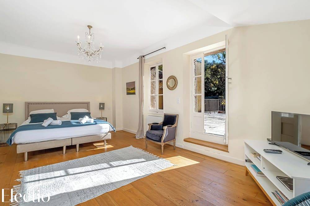 Petite Bastide | Château Constantin in Cadenet, Parc naturel régional du Luberon