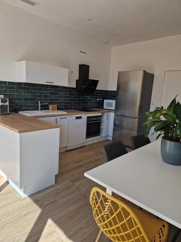 Gîte pour 7 personnes, avec jardin à Virsac