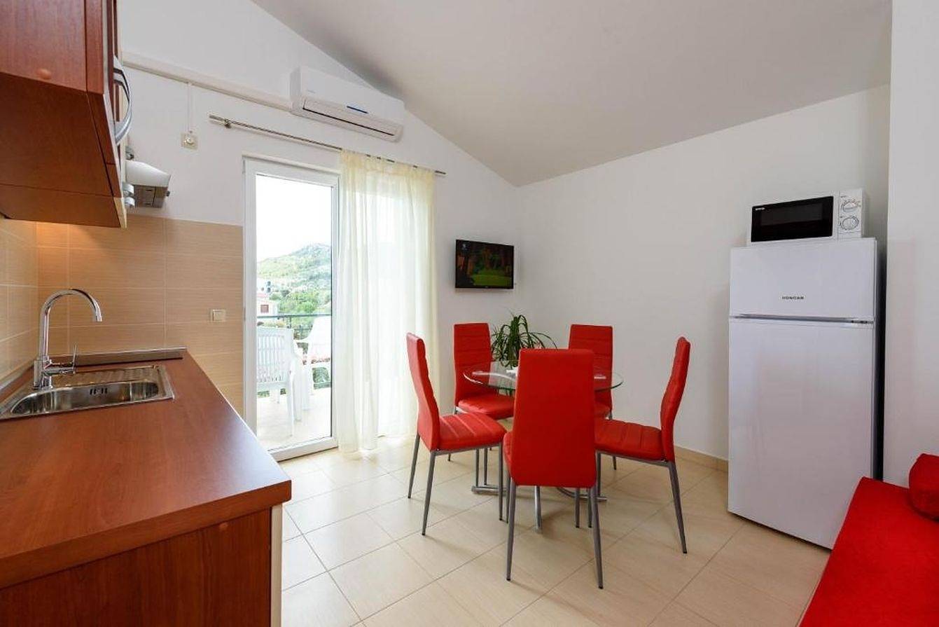 Cały apartament, Apartament w Seget Vranjica z Widok na morze, balkon, Klimatyzacja, Wifi (5142-3) in Seget Vranjica, Żupania splicko-dalmatyńska